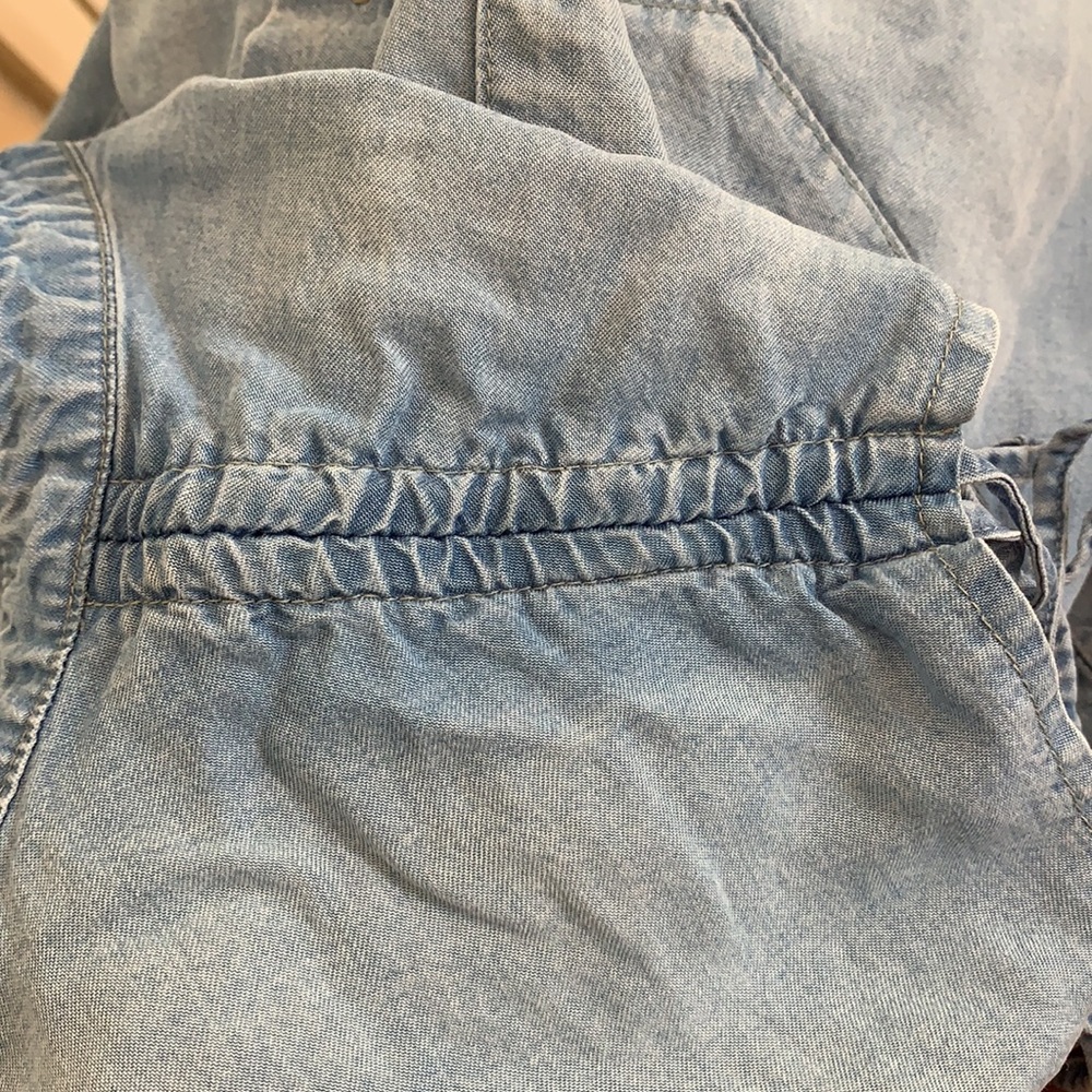DEMOCRACY | Women’s Chambray Lyocell Top - Picture 14 of 15
